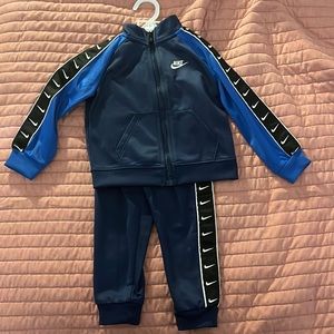 Nike sweatsuit